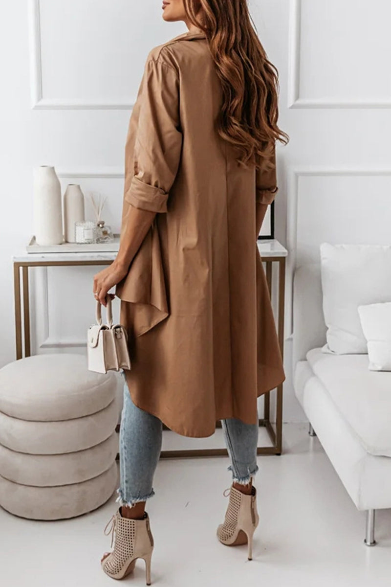 Tops casuales con cuello vuelto asimétrico y botones lisos