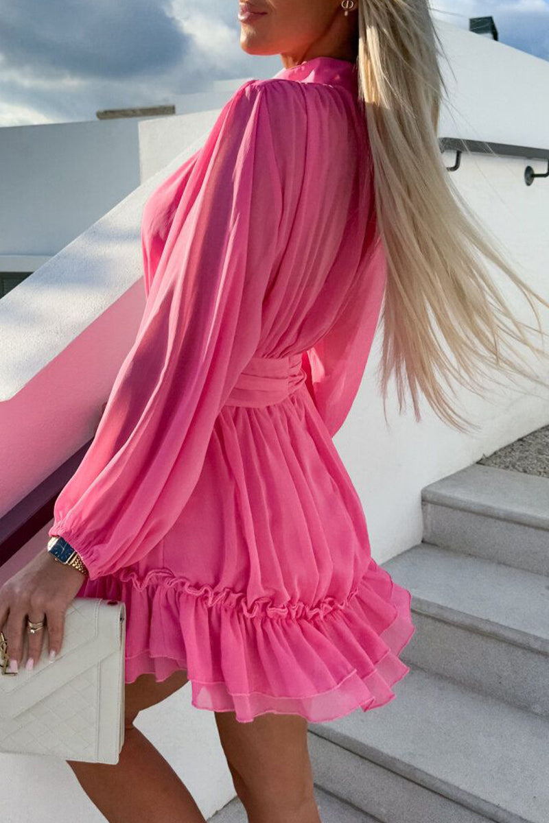 Elegantes vestidos de princesa con cuello mandarín y pliegues sólidos