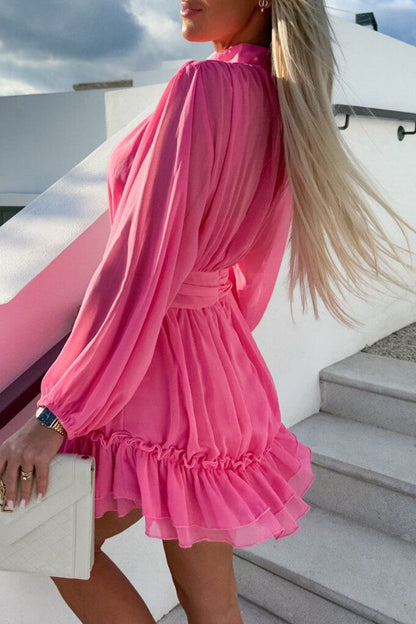 Elegantes vestidos de princesa con cuello mandarín y pliegues sólidos