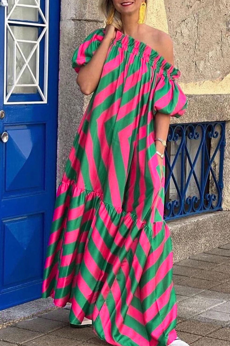 Vestidos casuales estampados con hombros descubiertos y rayas en contraste