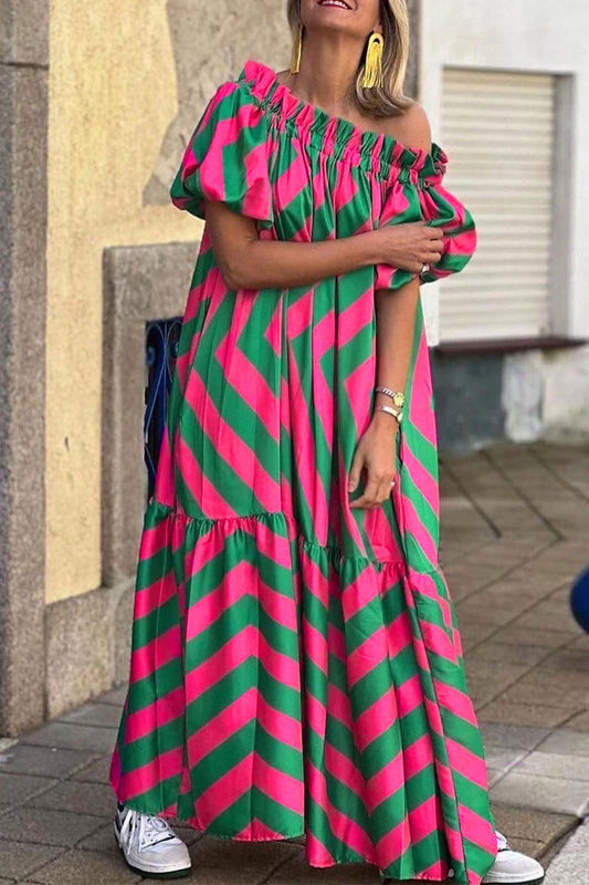Vestidos casuales estampados con hombros descubiertos y rayas en contraste