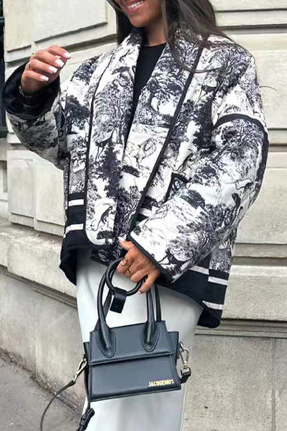 Prendas de abrigo con cuello vuelto y bolsillo con estampado urbano