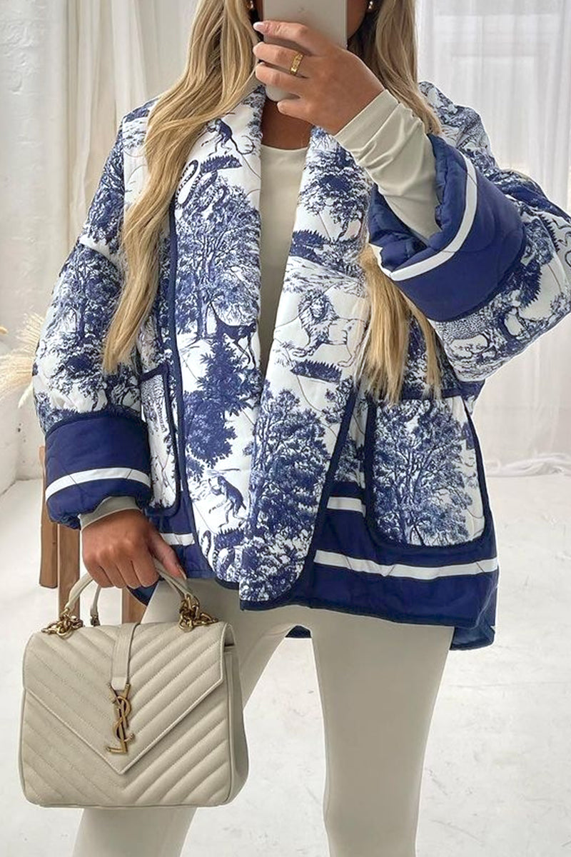 Prendas de abrigo con cuello vuelto y bolsillo con estampado urbano