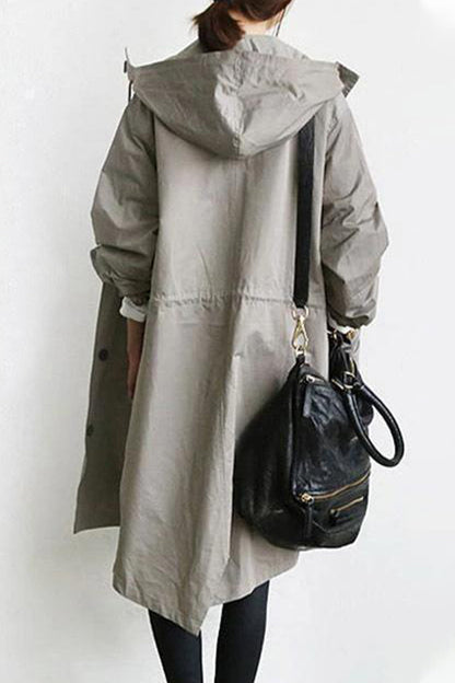 Prendas de abrigo con cuello y capucha, botones y bolsillos sólidos de estilo británico