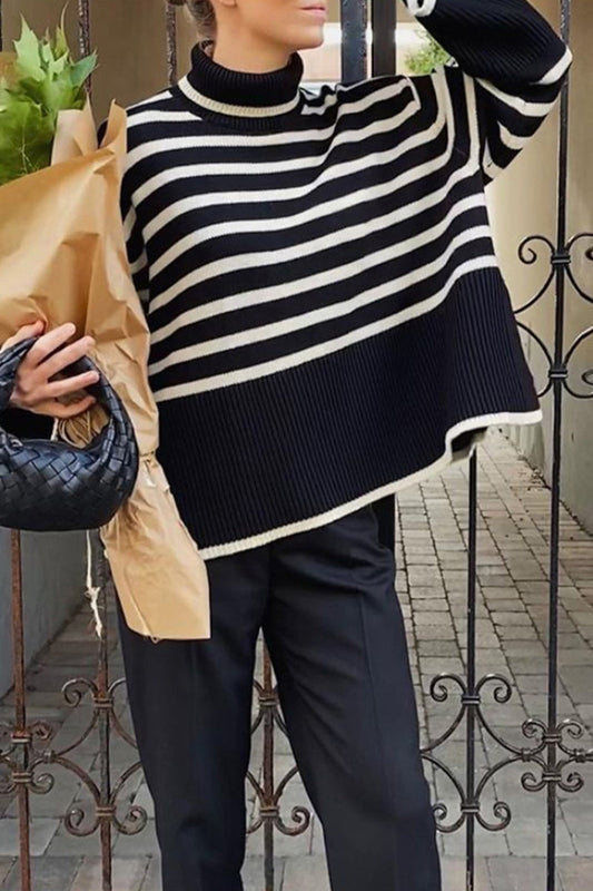 Tops casuales de cuello alto asimétricos con aberturas y rayas
