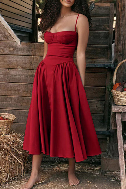 Vestido vintage elegante de cuello cuadrado y pliegues lisos