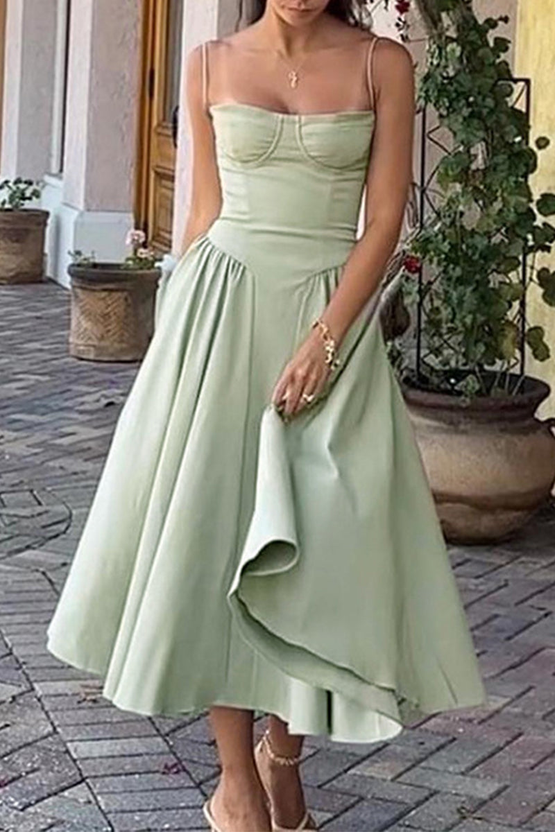 Vestido vintage elegante de cuello cuadrado y pliegues lisos