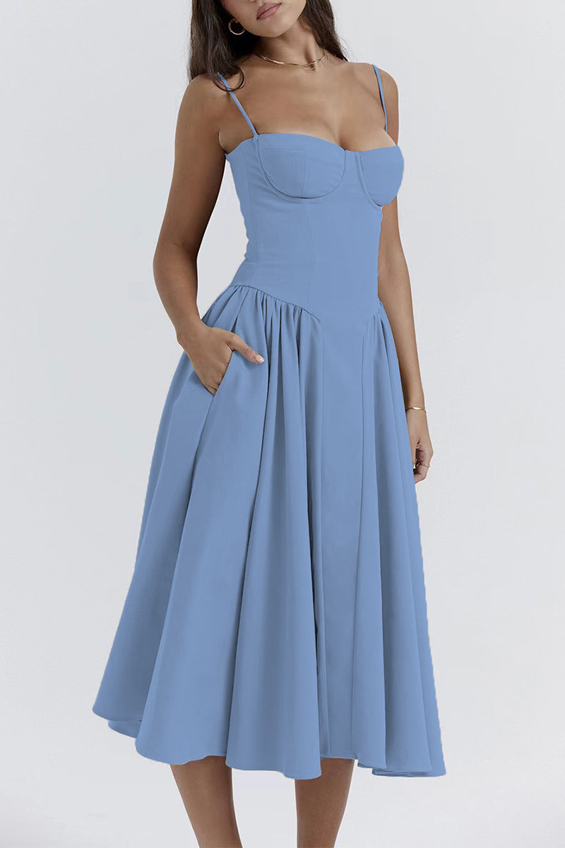 Vestido vintage elegante de cuello cuadrado y pliegues lisos