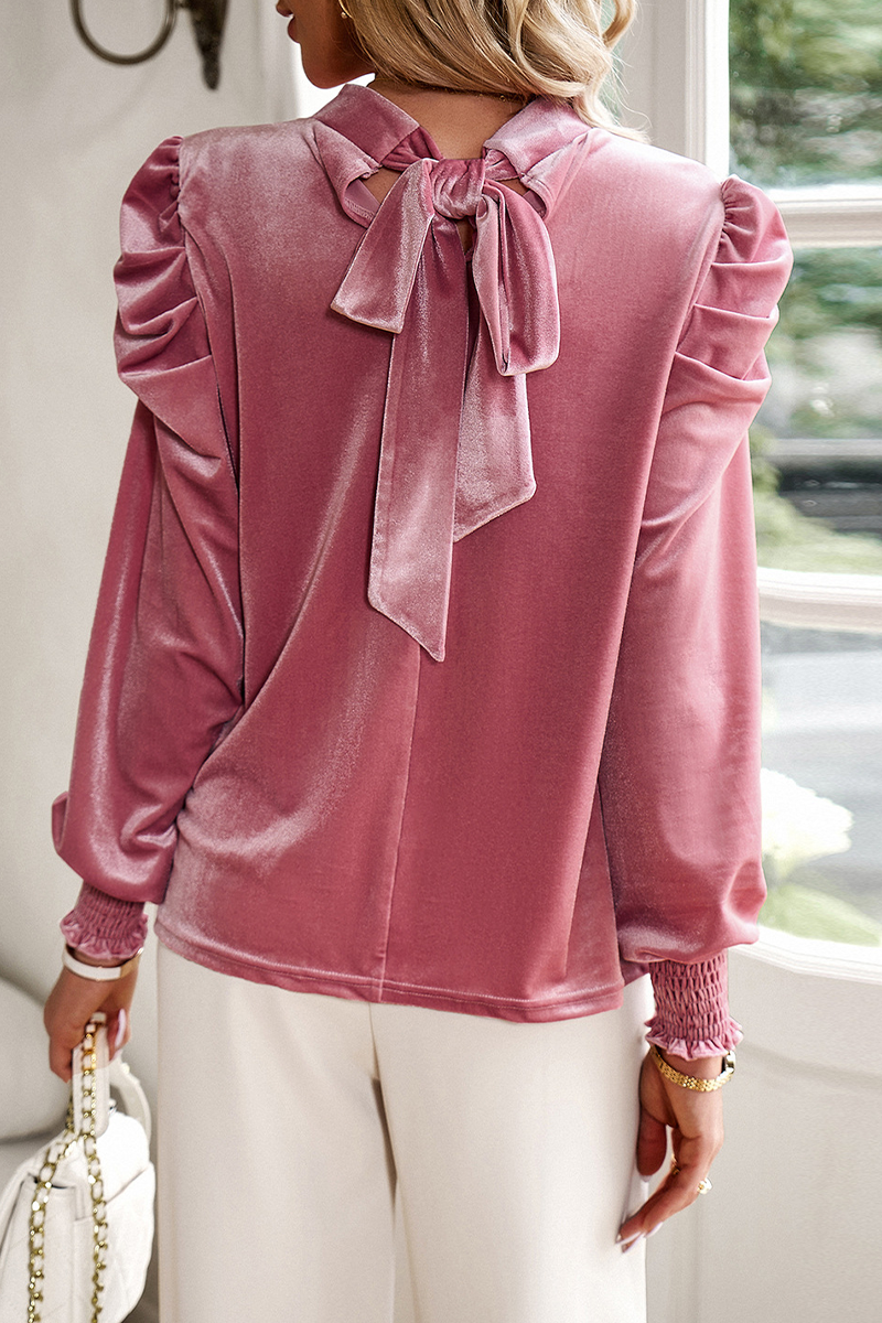 Elegante blusa de cuello alto de media caña con pliegues sólidos