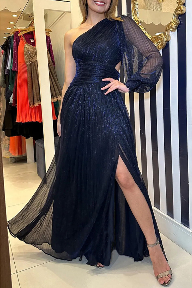 Elegante vestido de noche con cuello oblicuo, lentejuelas y abertura sólida