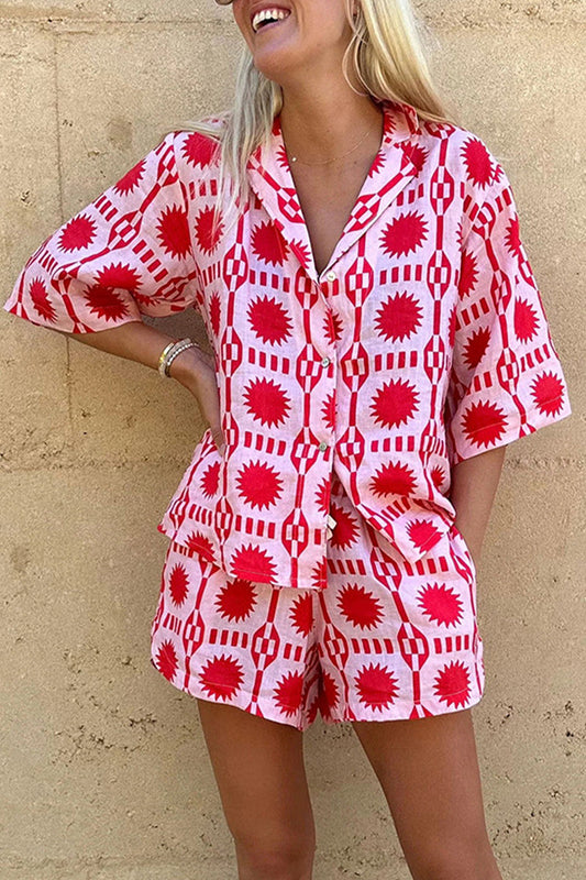 Conjunto informal de dos piezas con cuello vuelto, manga corta y bolsillo con estampado de vacaciones
