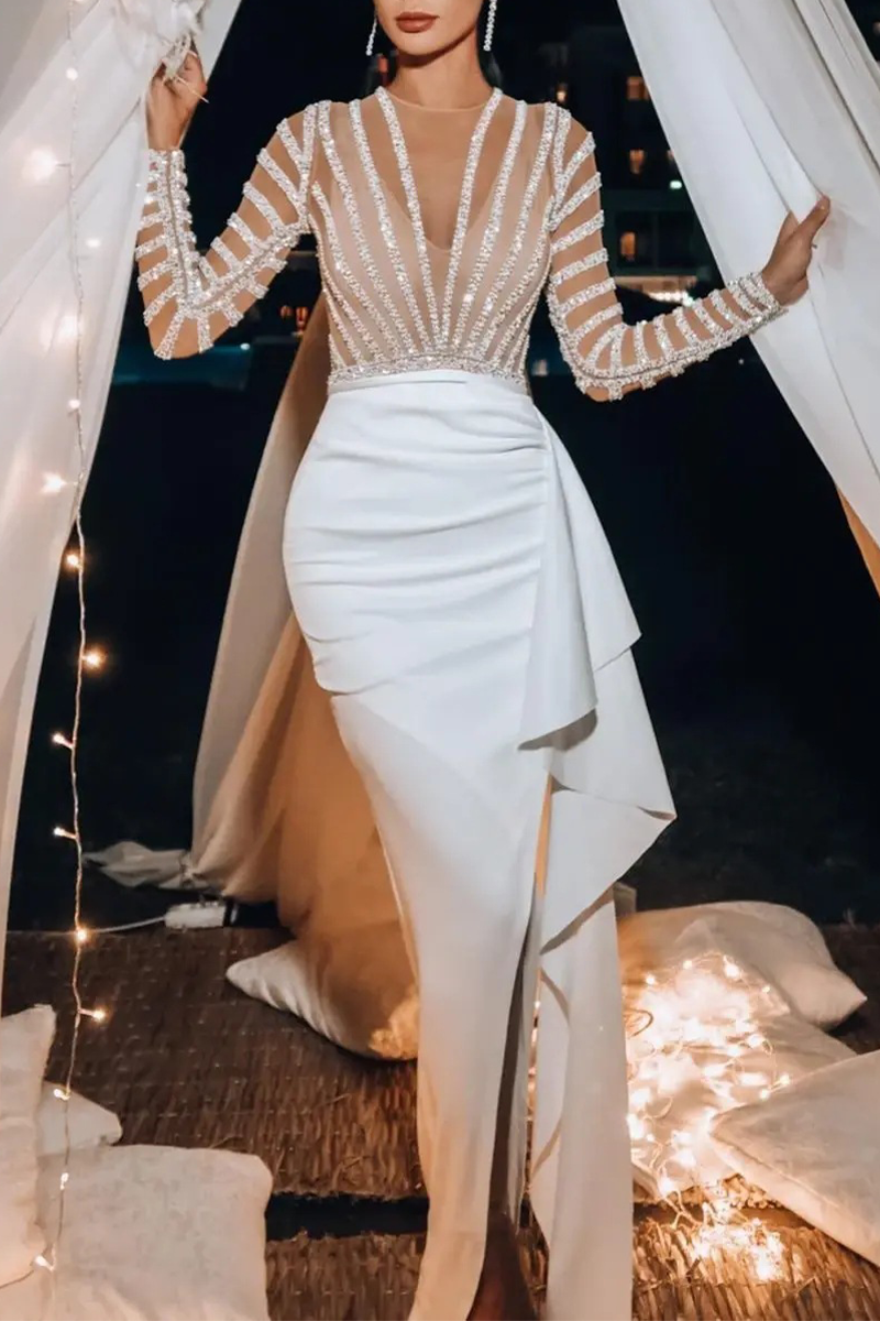 Elegante vestido de noche asimétrico transparente con cuello redondo