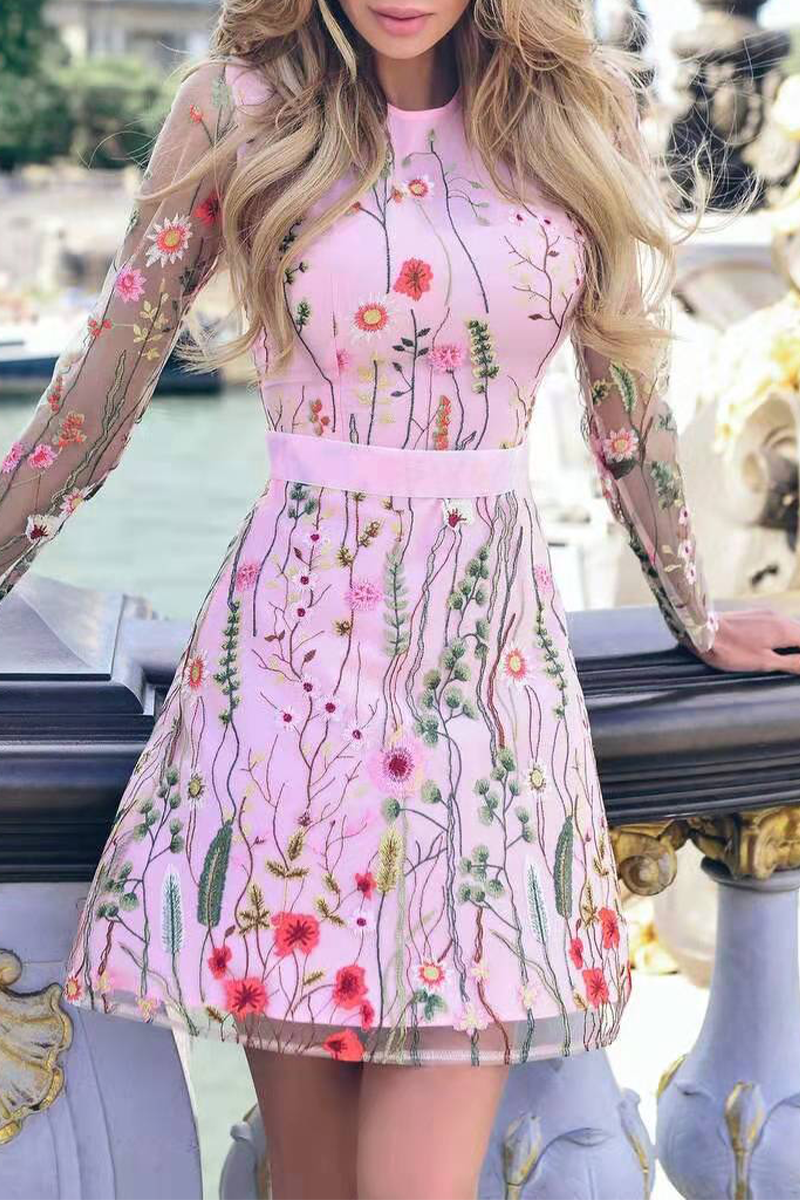 Vestidos de princesa con cuello redondo y encaje bordado bohemio sexy