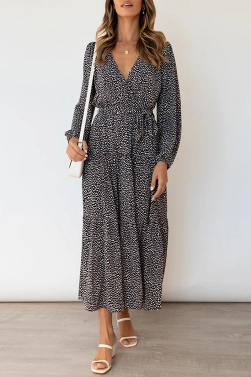 Elegantes vestidos de lunares con escote en V y corte A