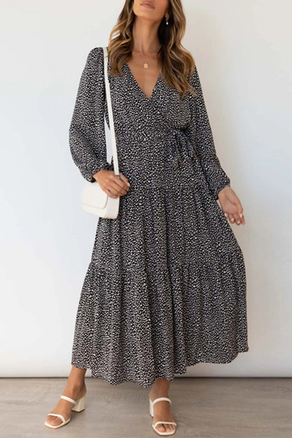 Elegantes vestidos de lunares con escote en V y corte A