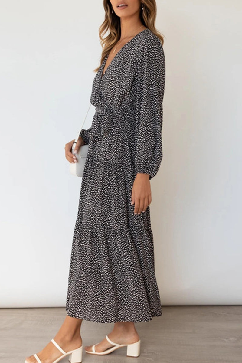 Elegantes vestidos de lunares con escote en V y corte A
