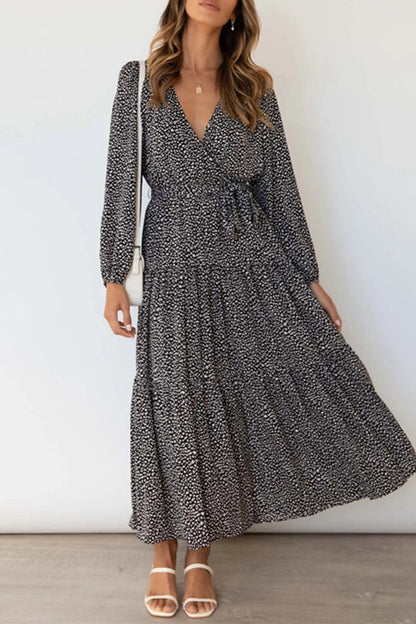 Elegantes vestidos de lunares con escote en V y corte A
