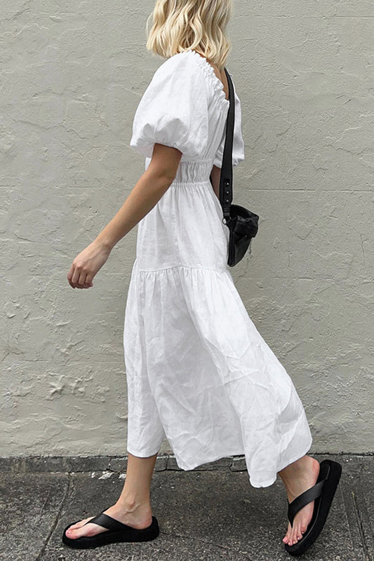Vestido informal sencillo de manga corta con hombros descubiertos y pliegues lisos