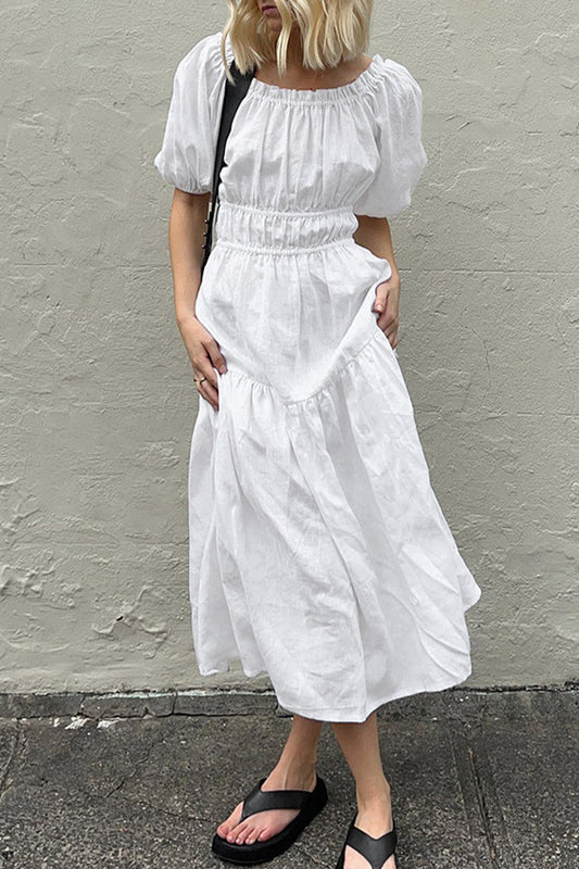 Vestido informal sencillo de manga corta con hombros descubiertos y pliegues lisos