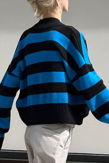 Prenda exterior con cuello en V y tejido de contraste de rayas de calle