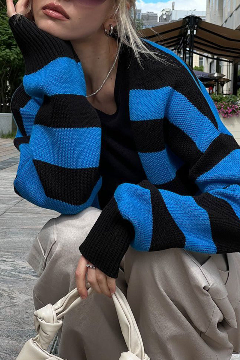 Prenda exterior con cuello en V y tejido de contraste de rayas de calle
