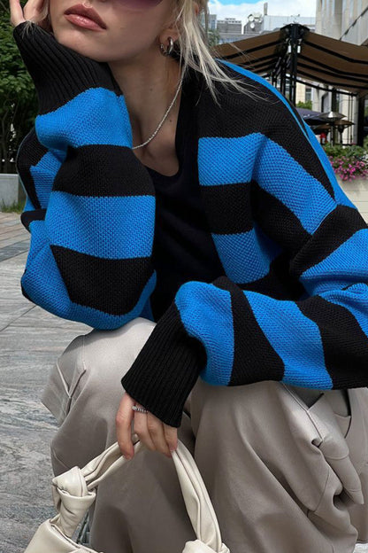 Prenda exterior con cuello en V y tejido de contraste de rayas de calle