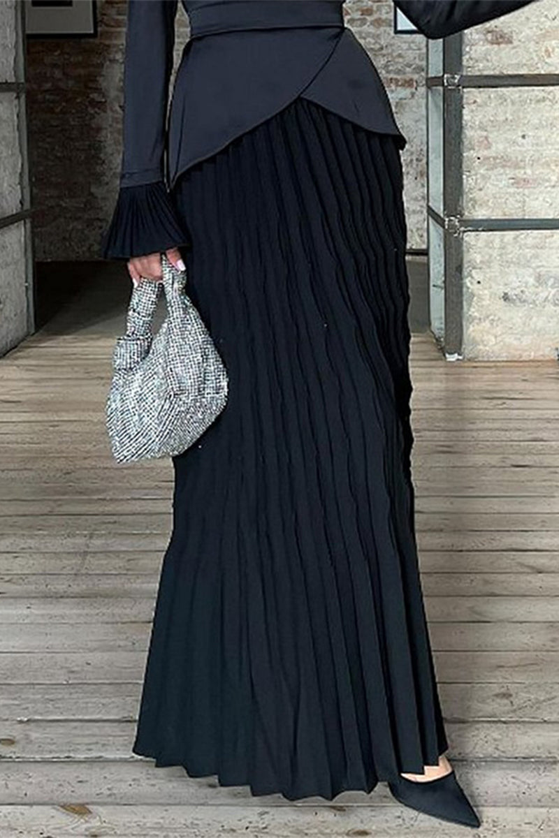 Vestidos elegantes de celebridades con cuello alto, plisados y lisos.