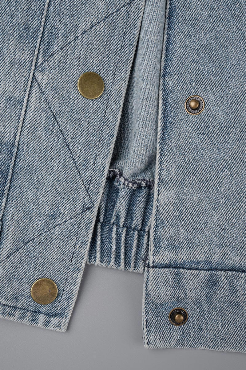 Chaqueta vaquera informal de manga larga con cuello vuelto y parches lisos
