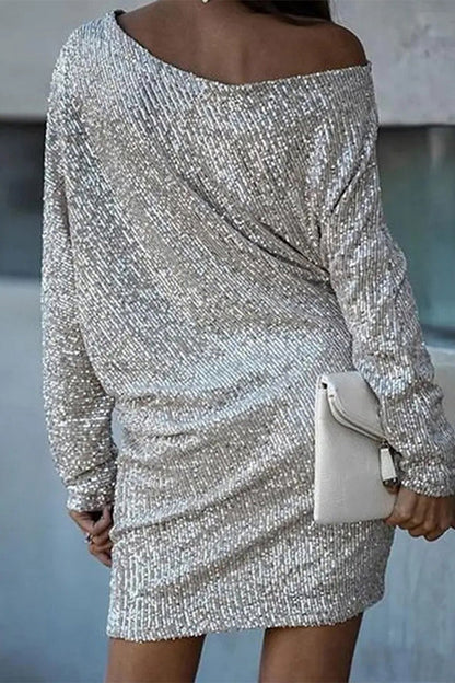 Elegante vestido de línea A con cuello oblicuo y lentejuelas sólidas