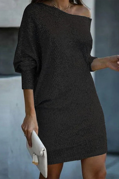 Elegante vestido de línea A con cuello oblicuo y lentejuelas sólidas
