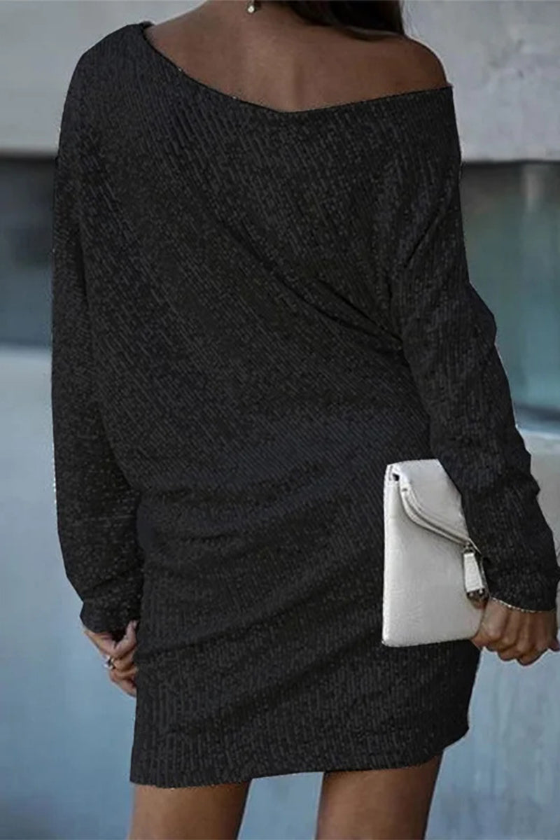 Elegantes vestidos de línea A con cuello oblicuo y lentejuelas sólidas