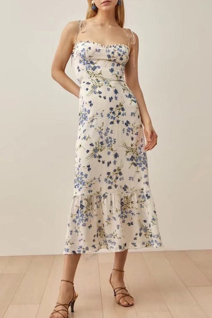Vestidos elegantes y dulces con falda y escote en V y frenillo floral