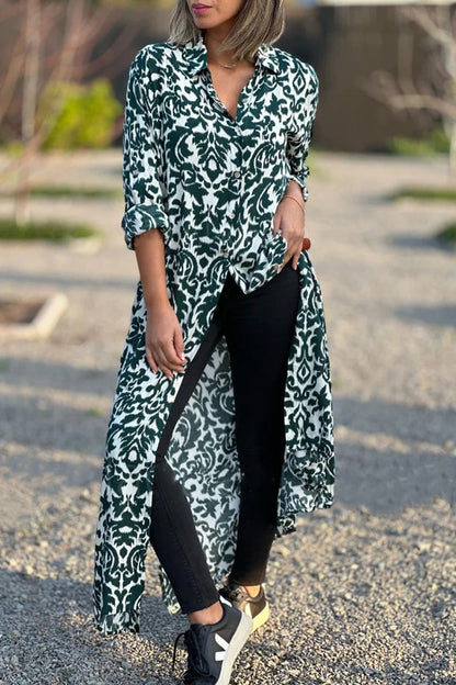 Vestido camisero informal con cuello vuelto y estampado geométrico dulce
