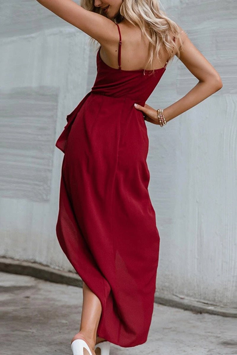 Vestido sexy de cuello en V irregular con pliegues sólidos
