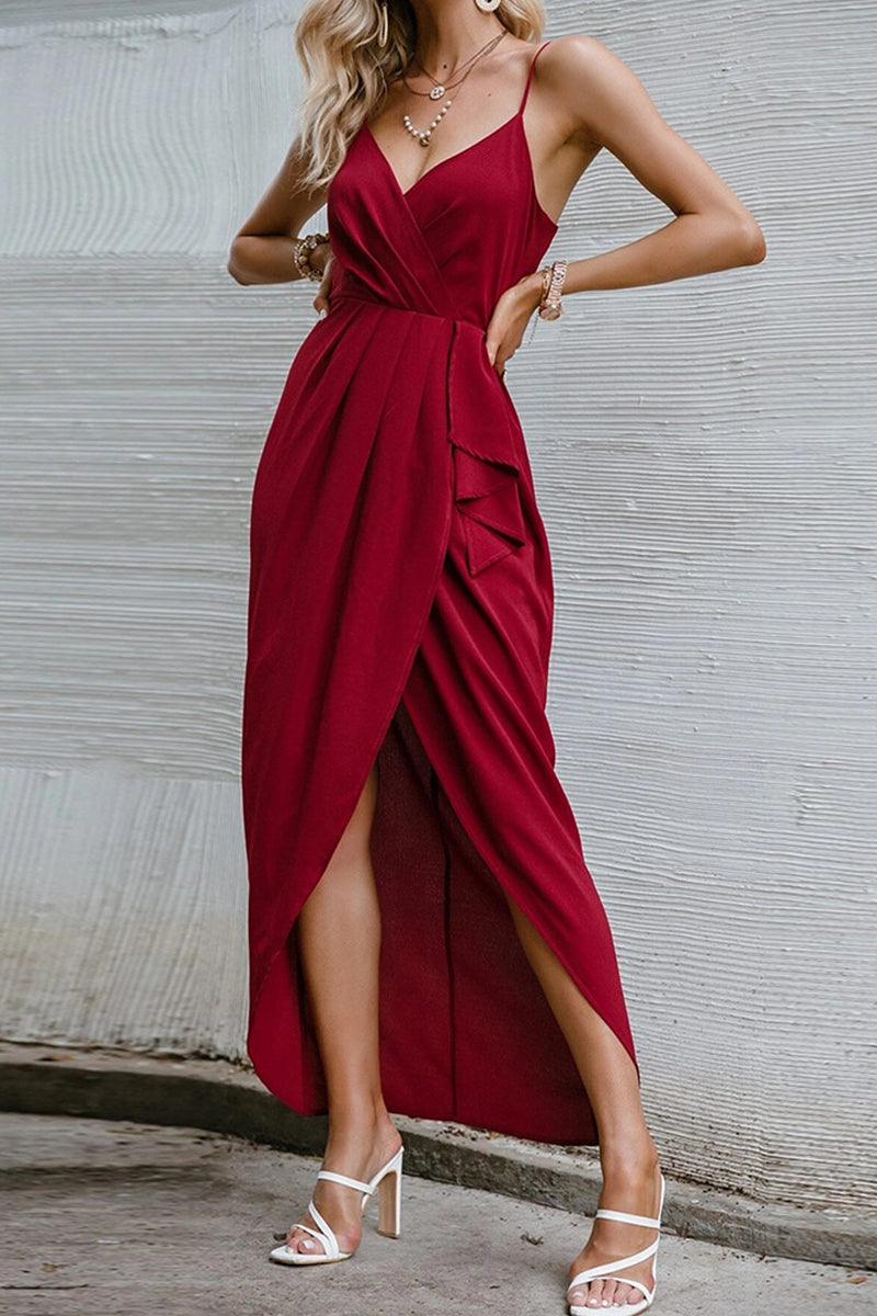 Vestido sexy de cuello en V irregular con pliegues sólidos