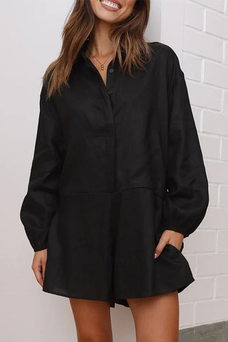 Mono holgado informal con cuello vuelto, bolsillos lisos y simplicidad
