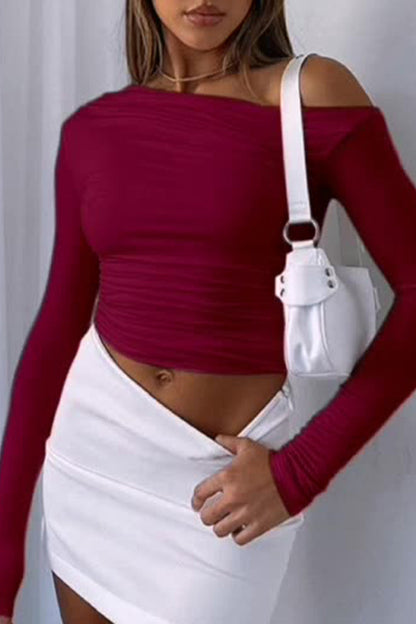 Tops casuales de cuello oblicuo con pliegues sólidos y simplicidad