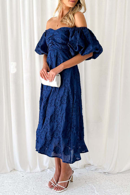 Vestidos elegantes y dulces de corte A con hombros descubiertos y pliegues lisos (3 colores)