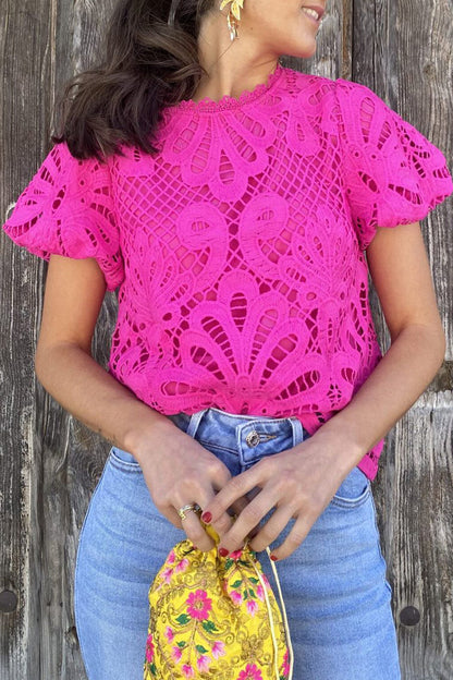Tops casuales de cuello redondo ahuecados con encaje sólido