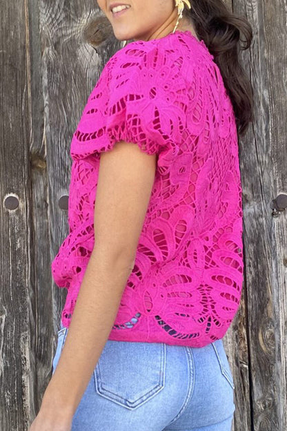 Tops casuales de cuello redondo ahuecados con encaje sólido