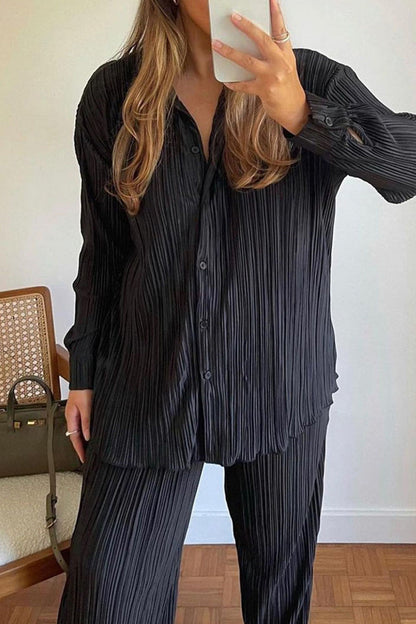 Conjunto informal de dos piezas con cuello vuelto, manga larga y botones sólidos