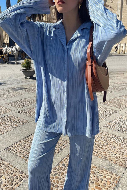 Conjunto informal de dos piezas con cuello vuelto, manga larga y botones sólidos