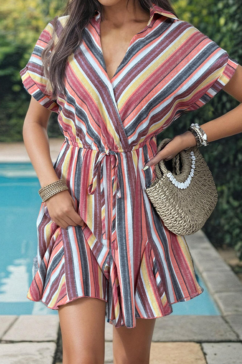 Vestido informal con estampado de rayas y cuello en V y frenillo