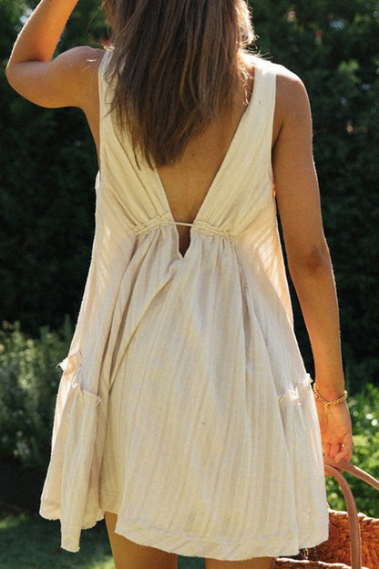 Vestido sexy sencillo, liso, sin espalda, con escote en V y sin mangas.