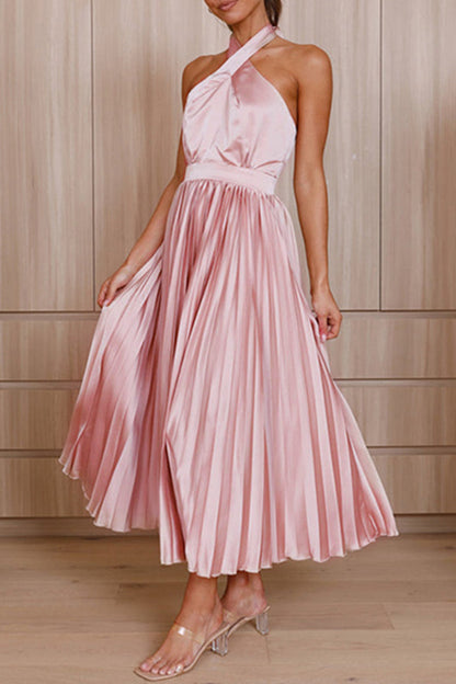 Elegantes vestidos halter con pliegues sólidos
