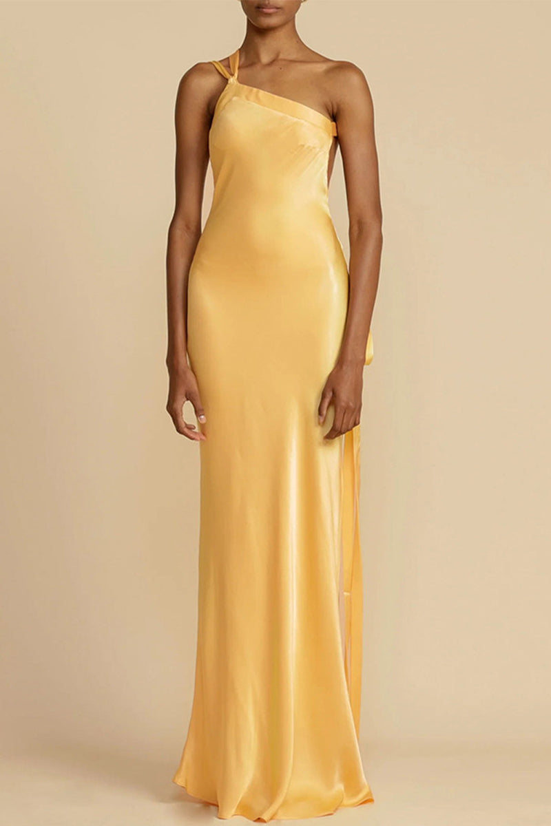 Elegante vestido de noche formal liso sin espalda con cuello oblicuo
