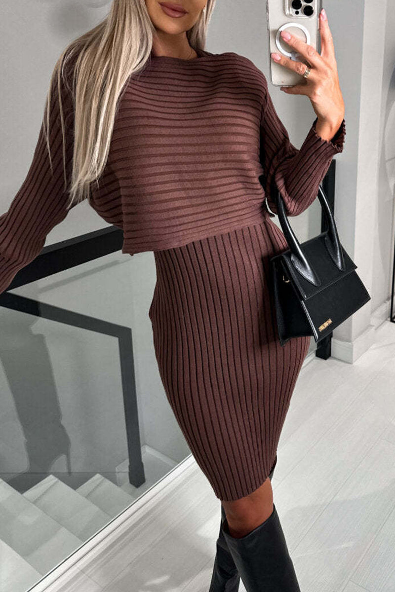Conjunto sexy de dos piezas de manga larga con cuello redondo y estampado sólido