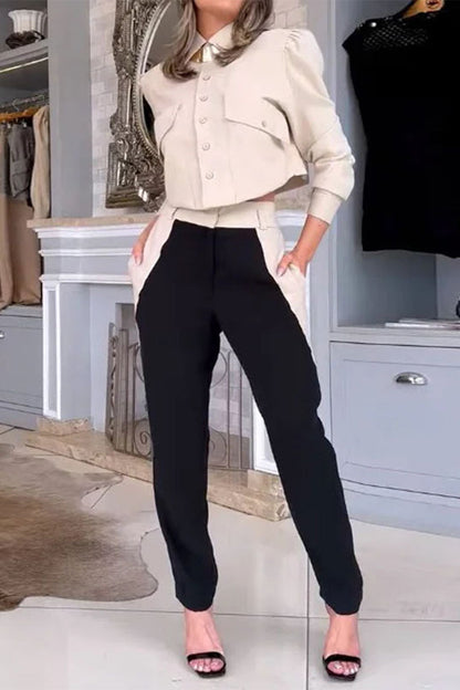 Conjunto informal de dos piezas con cuello vuelto, manga larga, bolsillo y bloques de color en contraste, estilo británico
