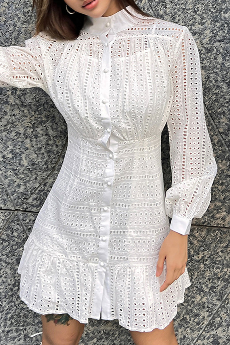 Elegante conjunto de dos piezas de cuello alto, manga larga, bordado sólido y ahuecado (con tirantes)