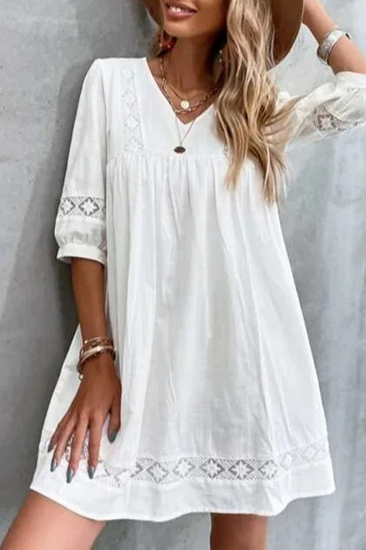 Vestido playero informal sencillo de encaje liso con escote en V